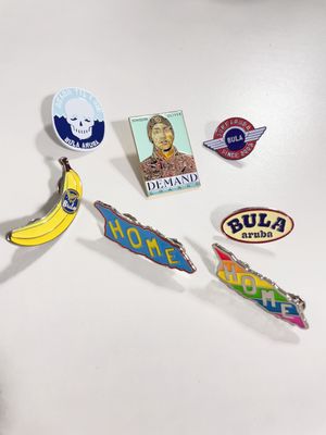 خرید Custom Soft Enamel Lapel Pin with 1.5mm Thickness and Butterfly Clutch for Business Gifts online manufacture