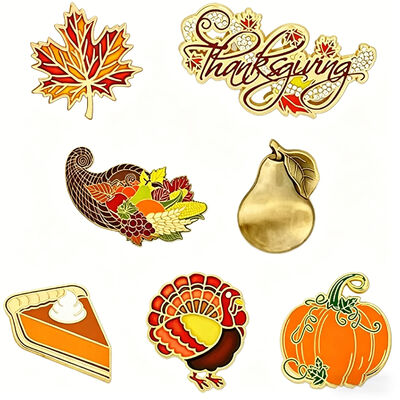 خرید پین‌های فلزی سفارشی کلاه و سنجاق‌های میناکاری برای تزئین لباس از یک تولیدکننده پین مد. online manufacture