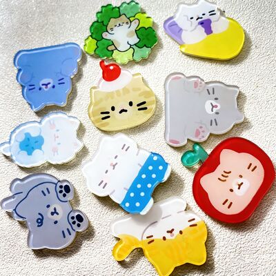 پین اکریلیک با لوگوی سفارشی و پشت مغناطیسی و سطح برش صاف برای پین‌ها و نشان‌های شخصی‌سازی شده