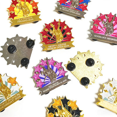 قیمت خوب پن لپل سخت یا نرم با درخشش، چاپ UV و لوگو کارتون انیمه زیبا آنلاین