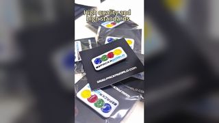 فروش عمده پین ​​مینای نرم سفارشی با زرق و برق | نشان برگردان فلزی براق | سنجاق مینای براق